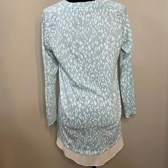 Logo by Lori Goldstein Blue and White Leopard Print Tunic with Sheer Layer - Picture 6 of 9